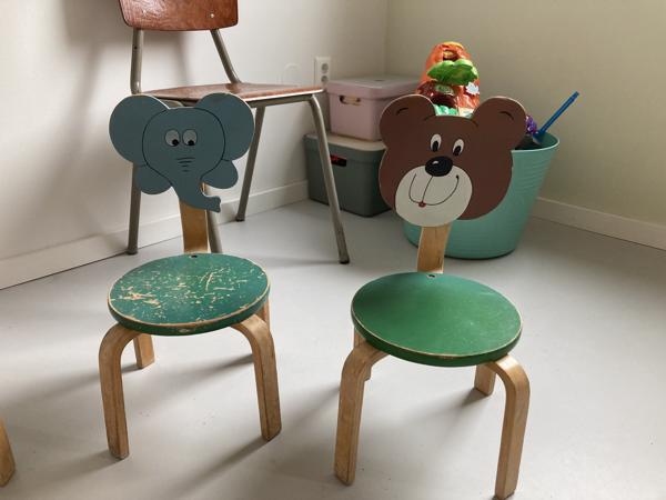 Kinder tafel en stoelen