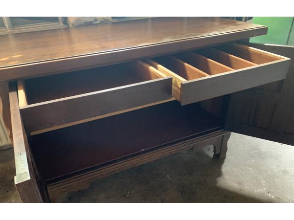 Eiken dressoir