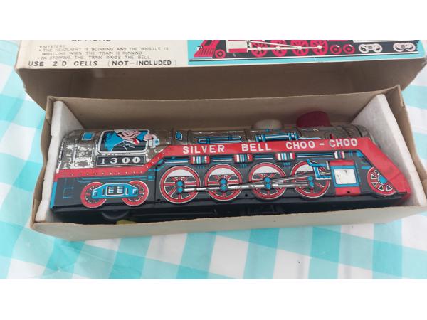 Blikken trein Silver Bell Choo Choo van Kanto Toys uit Japan