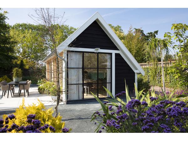 Maatwerk- Douglas houten bijgebouwen, tuinhuisjes