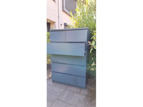 Malm kledingkast lades