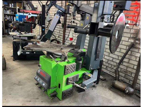 Bandenapparaat met hulparm Bosch TCE4420 12 tot 23