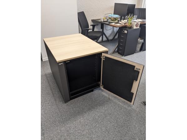 APC NetSchelter CX Mini rack-kast