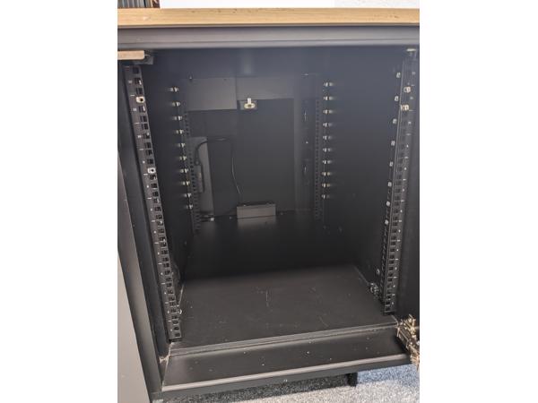 APC NetSchelter CX Mini rack-kast