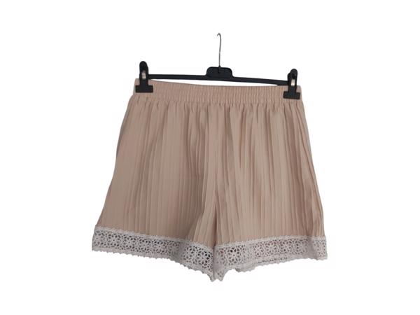 Korte broek beige met wit met kant L