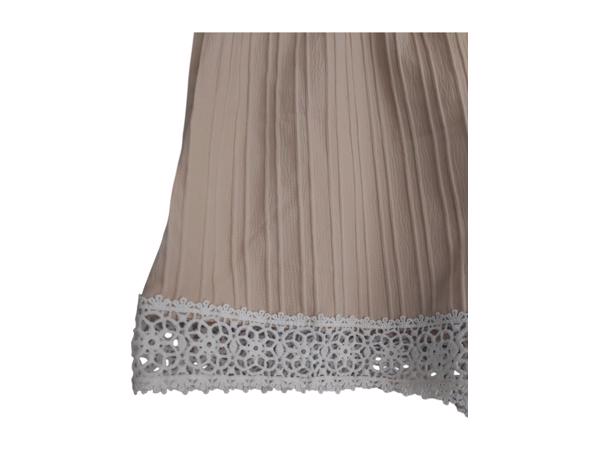 Korte broek beige met wit met kant L