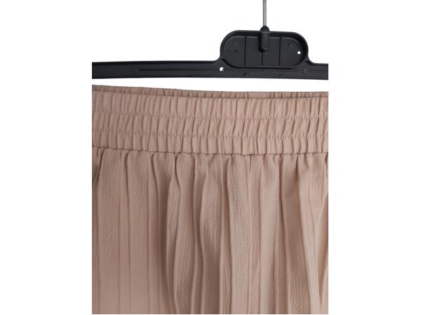 Korte broek beige met wit met kant L
