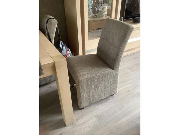 Tv kast eiken. Uitschuifbare tafel met stoelen