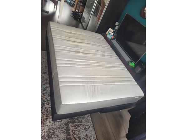 Bed 140x200 boxspring