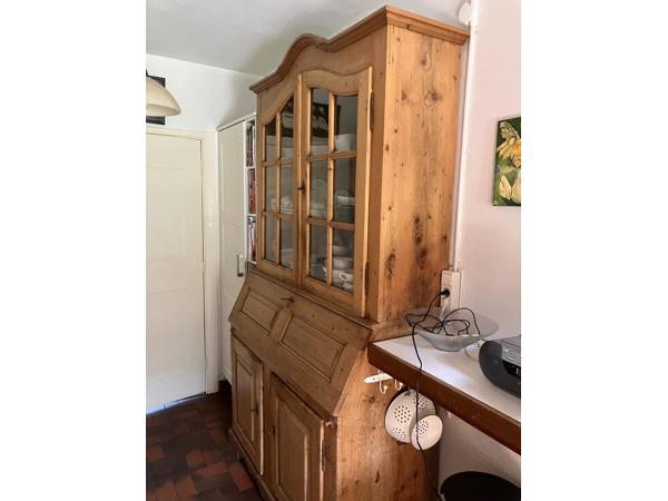 Antieke grenen kast