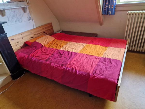 Bed 1,40 x 2,00 m met matras en beddengoed