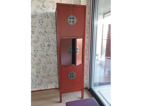Rood gelakte Chinese kast