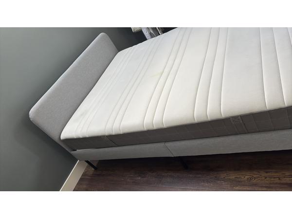 IKEA bed zo goed als nieuw