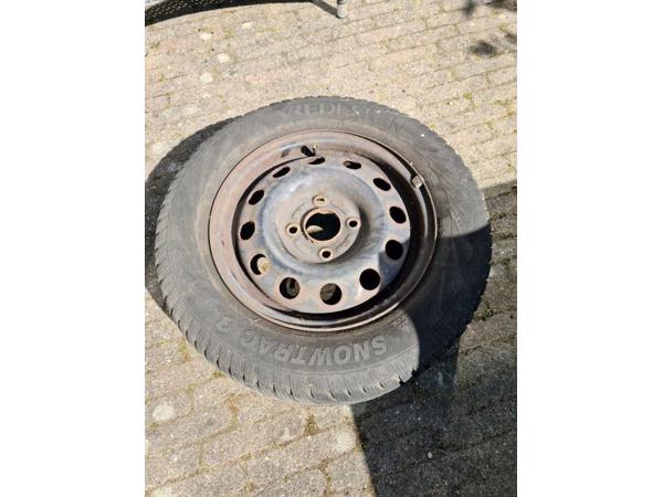 4 Winterbanden met goed profiel Maat 185/65 R14 86T