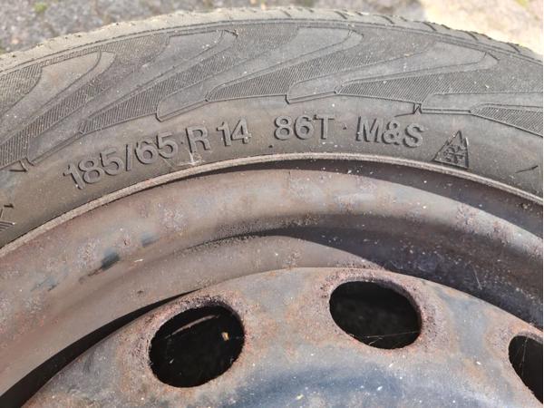 4 Winterbanden met goed profiel Maat 185/65 R14 86T