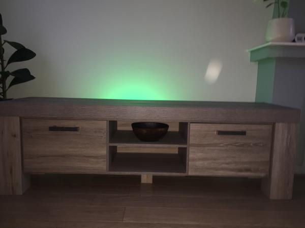 Mooi tv meubel! 182 cm breed, 57cm hoog en 50 cm diep!