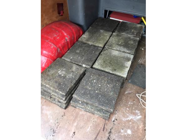 100 gratis Dreentegels 30x30x4 cm voor dakterras