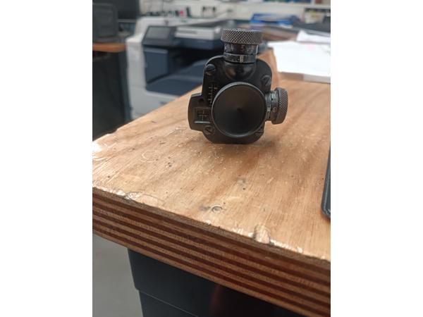 Diana diopter met korrel.