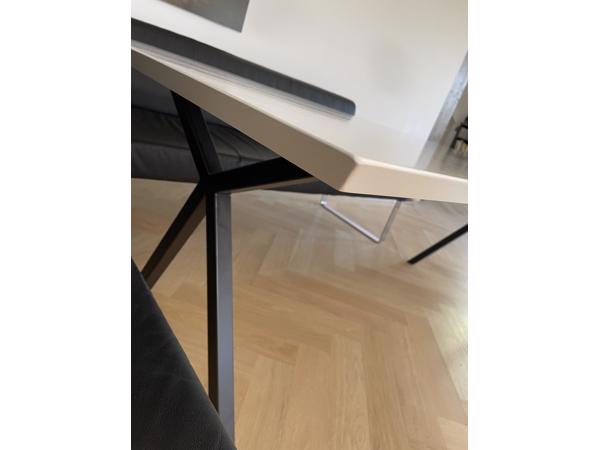 Massief eiken design eettafel