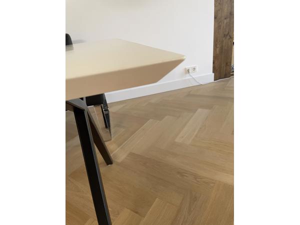 Massief eiken design eettafel