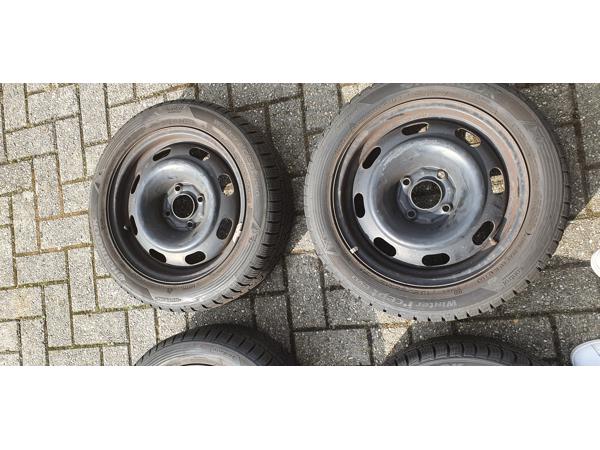 Hankook Winter Icept Evo winterbanden op velg Peugeot 206