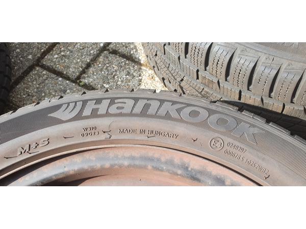 Hankook Winter Icept Evo winterbanden op velg Peugeot 206