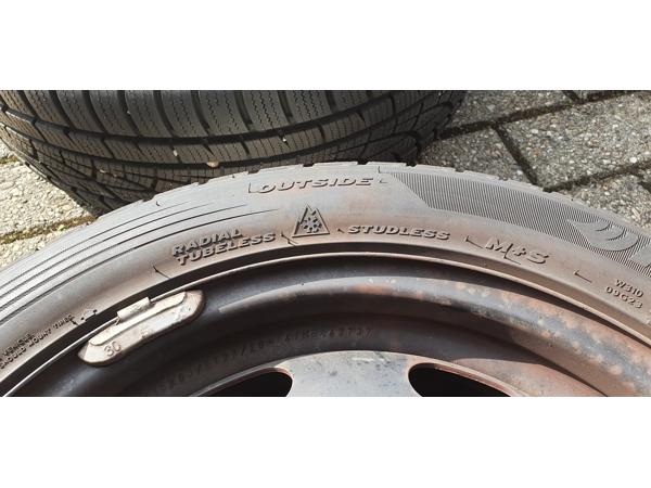 Hankook Winter Icept Evo winterbanden op velg Peugeot 206