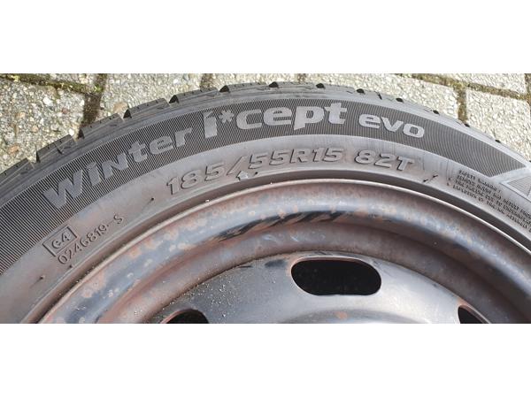 Hankook Winter Icept Evo winterbanden op velg Peugeot 206
