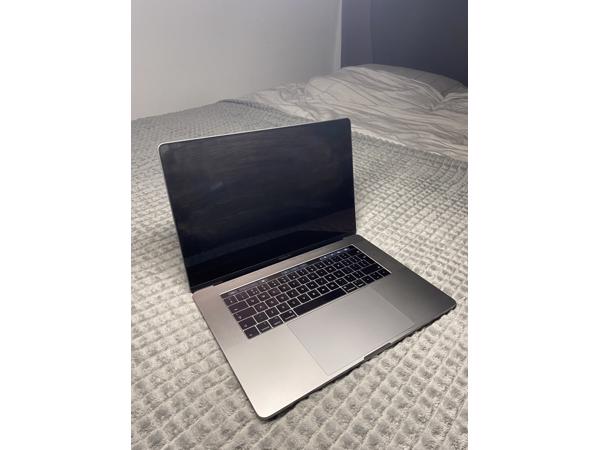 Macbook Pro 2017 15 inch