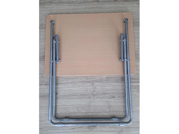 Klein opklaptafeltje