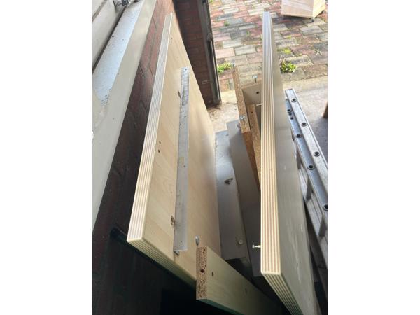 Bureau met opzetstuk