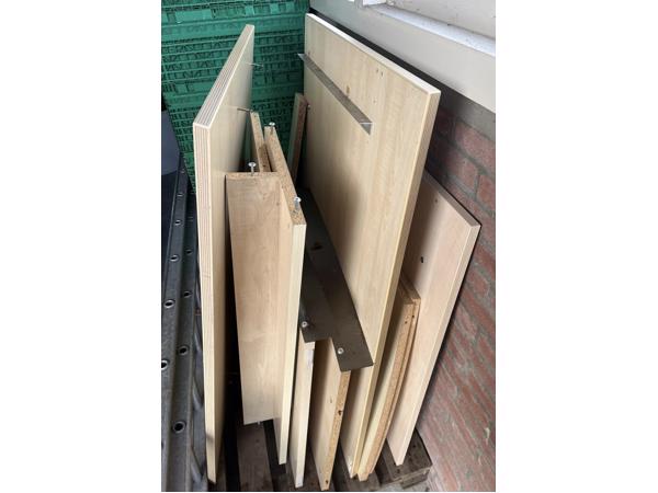 Bureau met opzetstuk