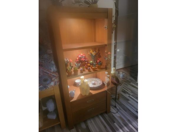 Vitrinekast en dressoir