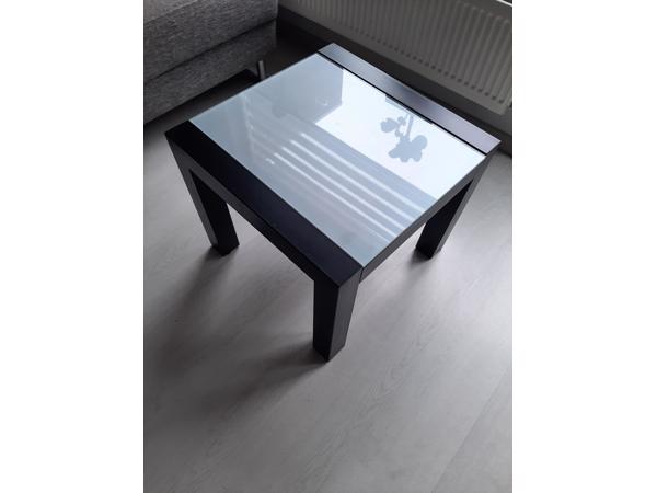 salon tafel met 2 bij tafeltjes