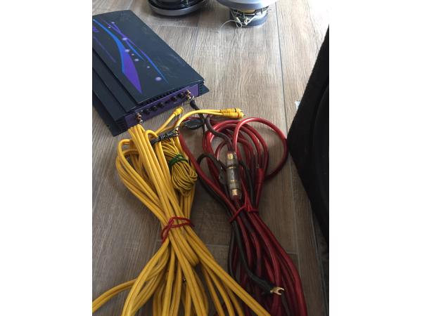 Te koop: complete high performance car audio set