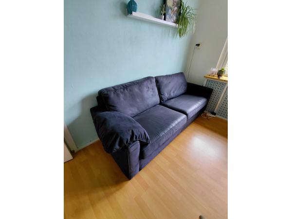 Donkerblauwe driezitsbank