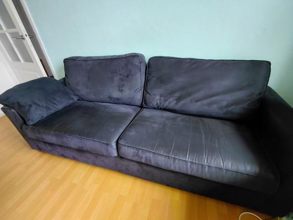 Donkerblauwe driezitsbank