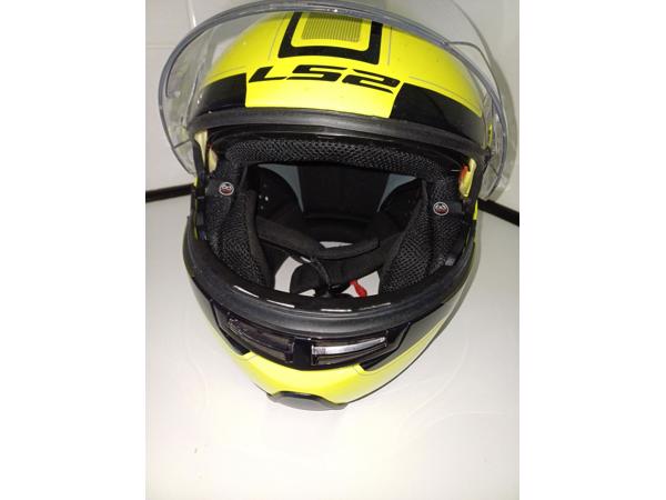 KLAPHELM merk LS knalgeel