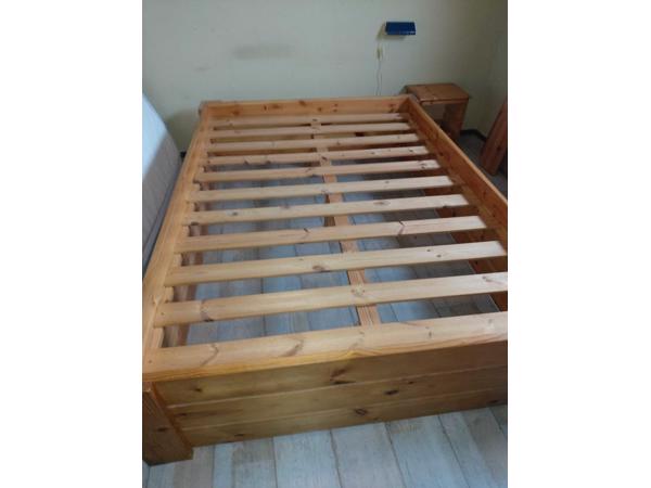 Grenen houten bed