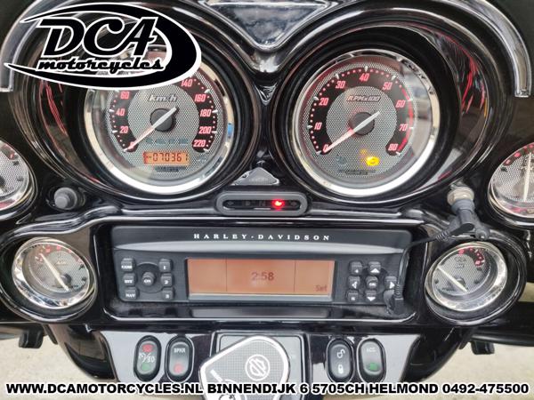 HARLEY-DAVIDSON FLHTCUSE-5BLK ULTRA CLASSIC CVO LSE1 ZIJSPAN