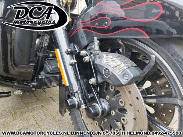 HARLEY-DAVIDSON FLHTCUSE-5BLK ULTRA CLASSIC CVO LSE1 ZIJSPAN