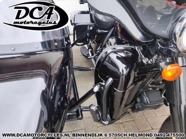 HARLEY-DAVIDSON FLHTCUSE-5BLK ULTRA CLASSIC CVO LSE1 ZIJSPAN