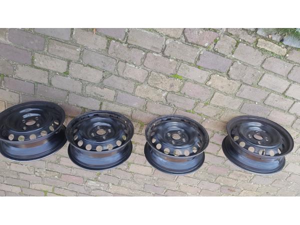 Stalen velgen 5Jx14 ET 39 o.a. Yaris 4 gats 14 inch 5J x 14