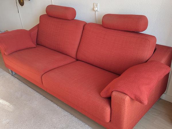 Leolux bank en bijbehorende poef, in prima staat