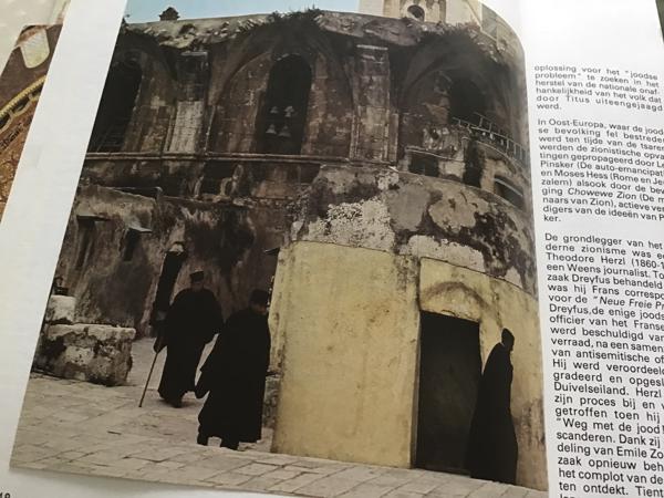 Boek.Het land van beloften speciale cultuur met testamenten