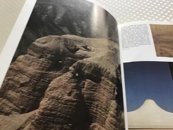 Boek.Het land van beloften speciale cultuur met testamenten