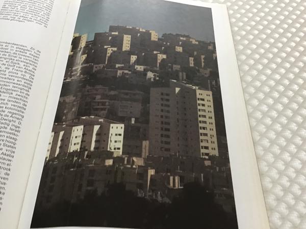 Boek.Het land van beloften speciale cultuur met testamenten