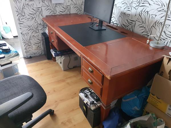 Houten bureau 170 - 230 cm