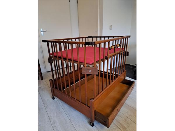 Kinderbox in hoogte verstelbaar