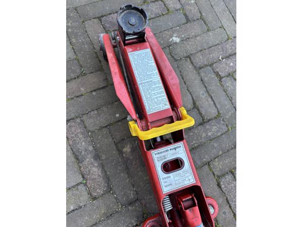 Garagekrik, moet bijgevuld